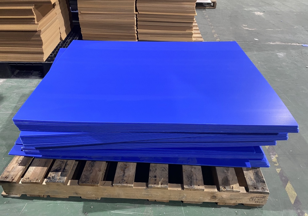 Custom Fluted Plastic Boards - Image 4