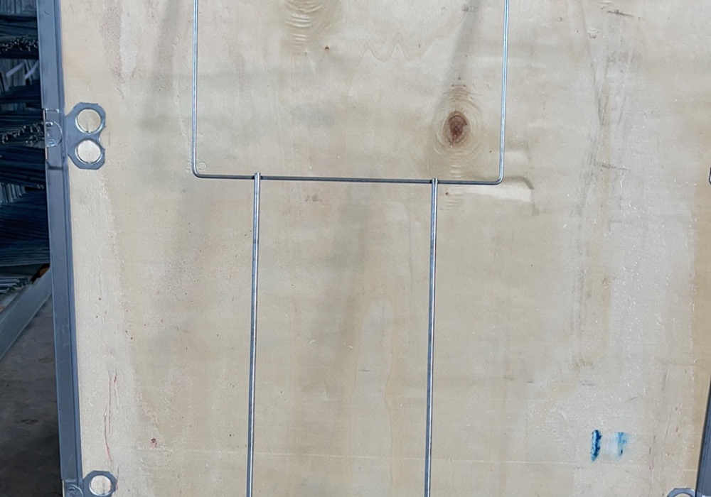 Heavy-duty U Shape 10"x30" Wire Stakes 10"x24"  Bulk - Image 2